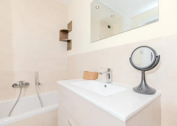 Matu House - Centric In Olbia- Alloggio in famiglia